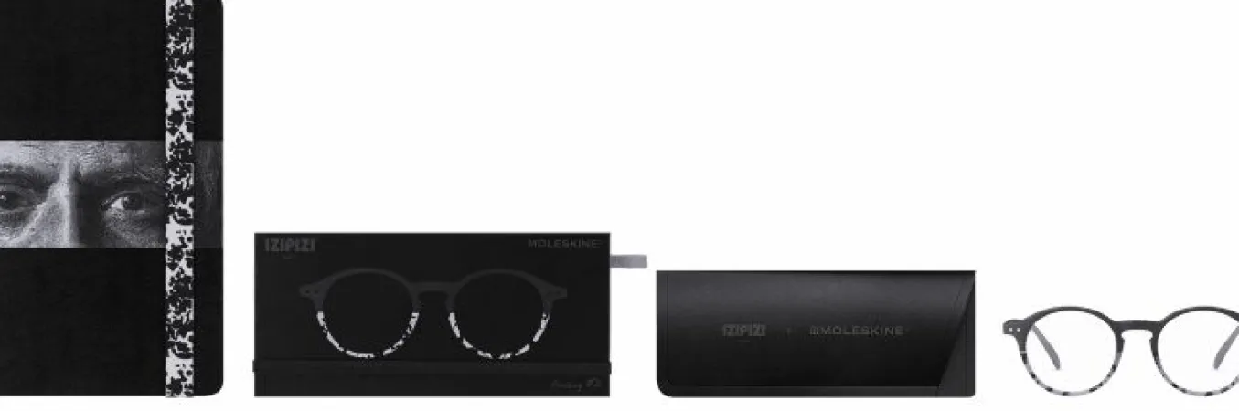 izipizi_x_moleskine_large_3-6.webp IZIPIZI x Moleskine Large Ruled Notebook and Reading Glasses Grey