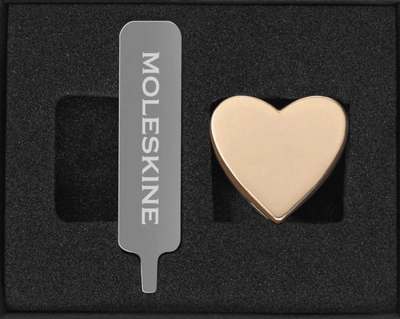 Letters and Symbols Heart Gold