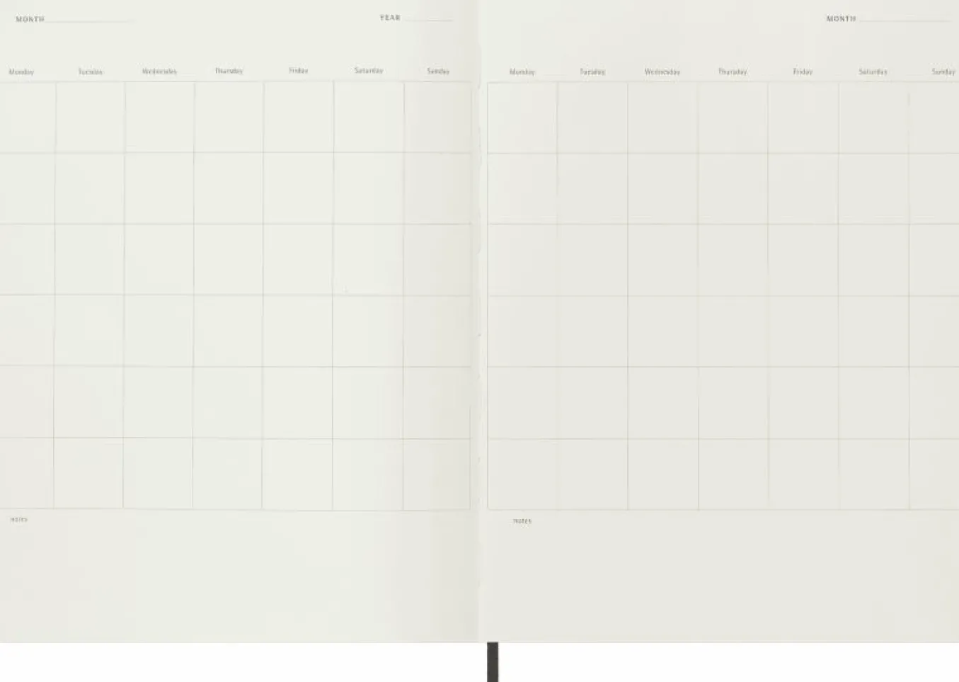 moleskine_x_lorenzo_petra_3.webp Moleskine x Lorenzo Petrantoni Planner Planner