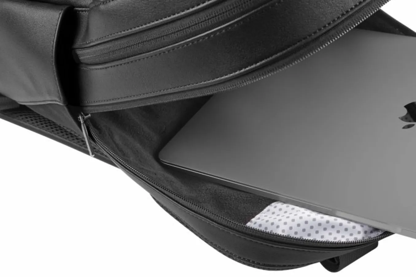 pro_backpack_classic_coll_4-1.webp PRO Backpack Classic Collection, Black Black