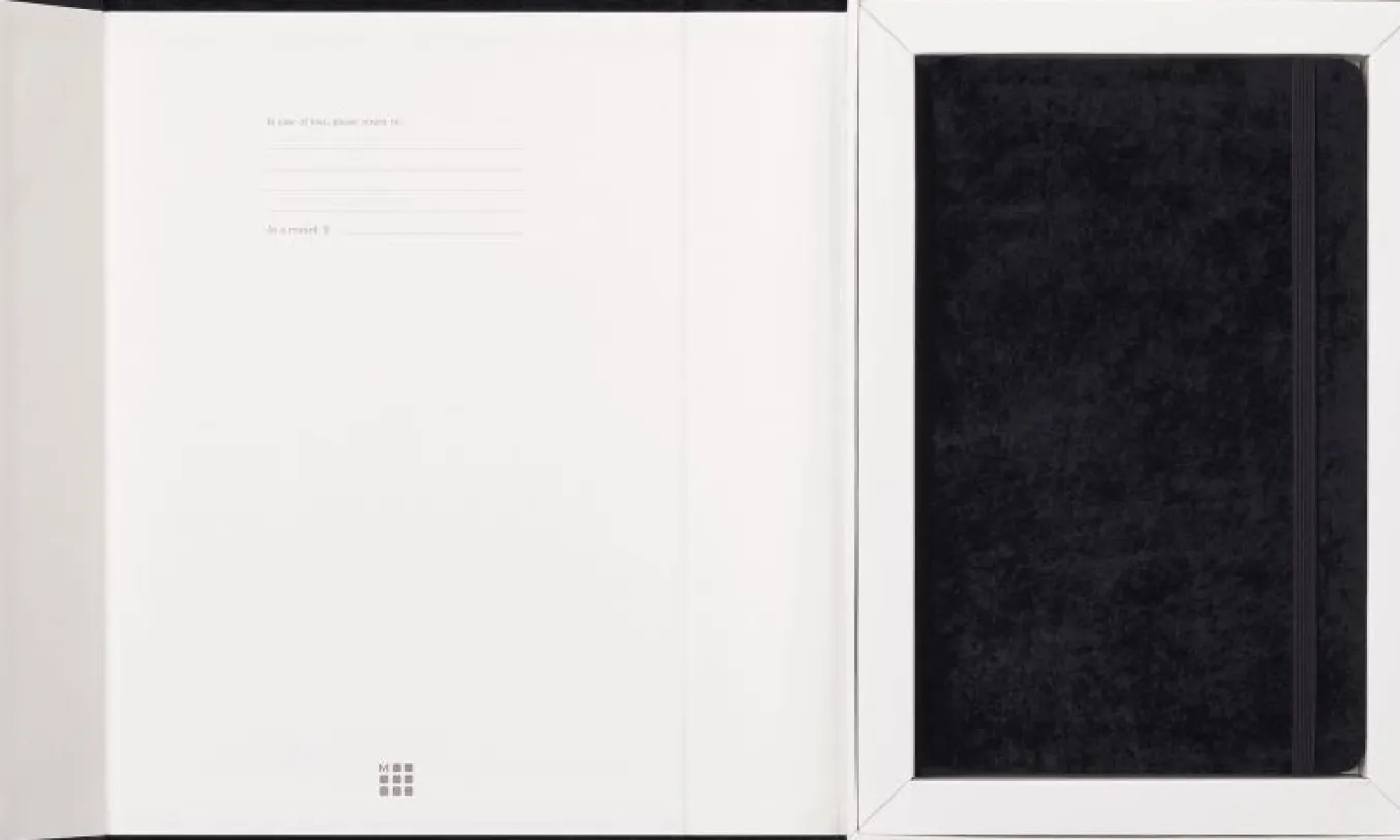 velvet_notebook_black_10.webp Velvet Notebook Black